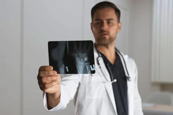 Fracturas en el adulto mayor - Dra. Bardales - Geriatra