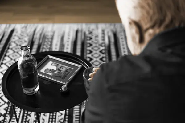 Soledad en el adulto mayor - Dra. Bardales - Geriatra